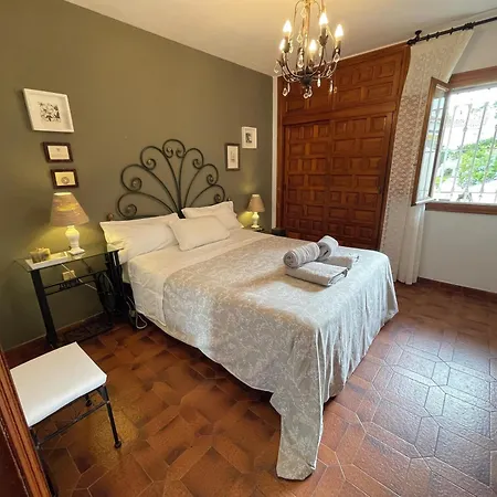 Holiday home Lourdes House *